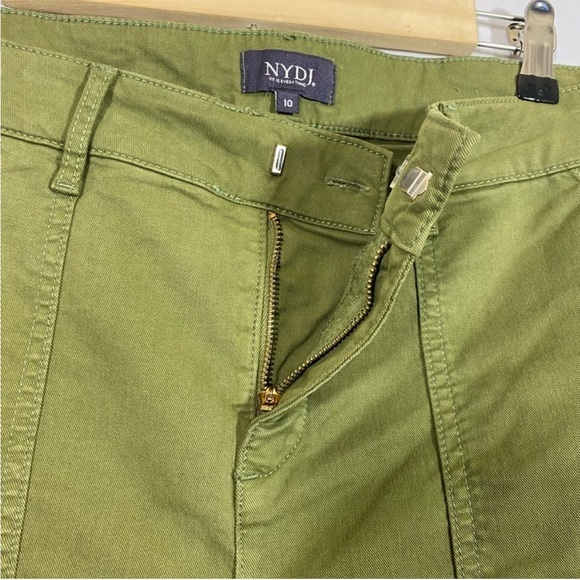 NYDJ Size 10 Pants Utility Cargo Chico Green High Waist Lift Tuck Pockets - Picture 10 of 11